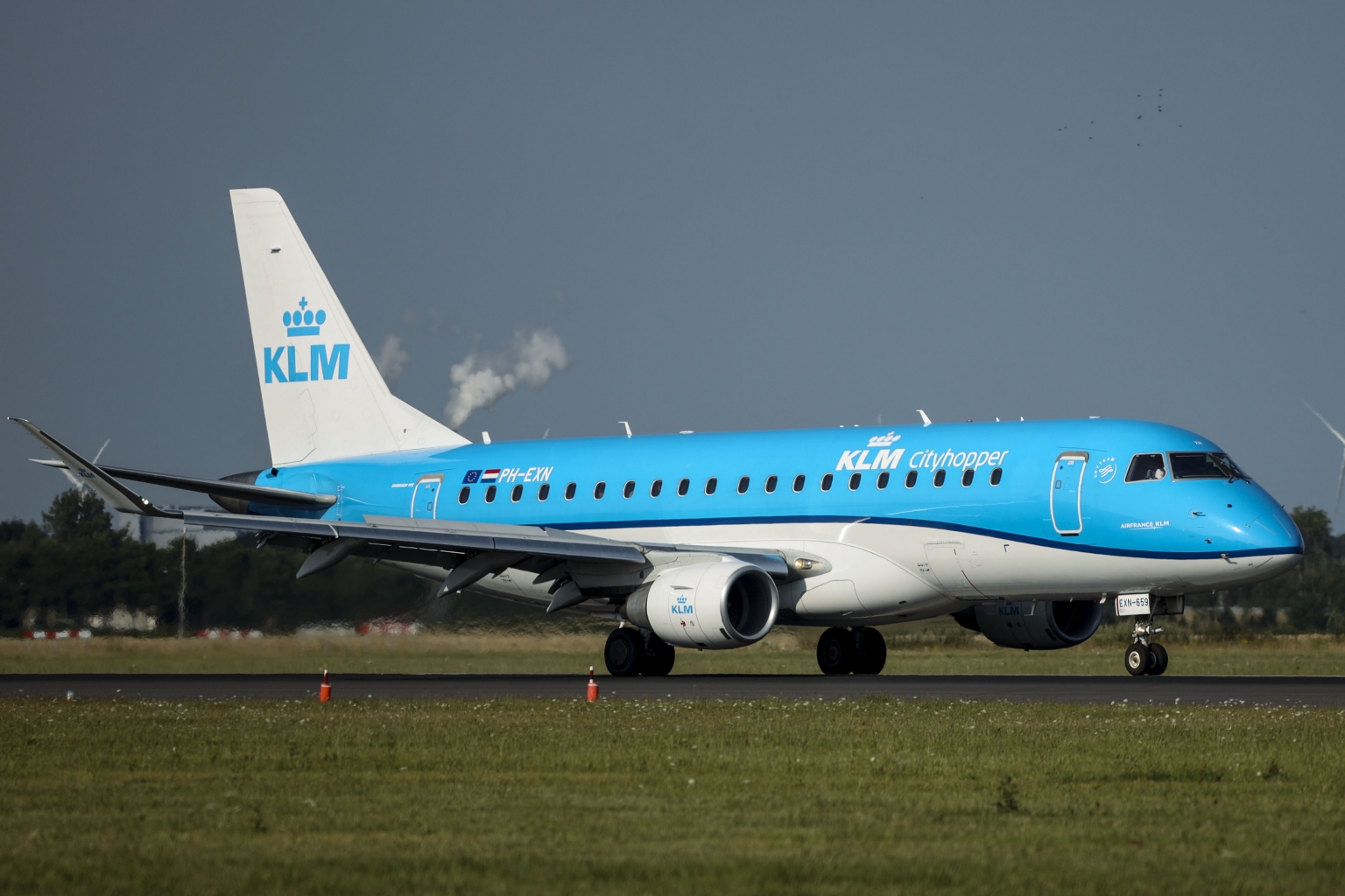 Preview Royal Dutch Airlines KLM PH-EXN Embraer E175STD (4).jpg